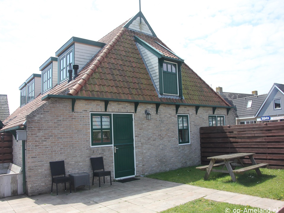 De Amelander Zilvermeeuw, Buren auf Ameland