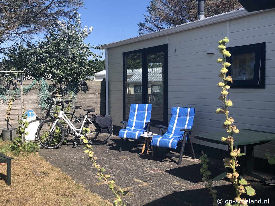 Timboektoe, Chalets auf Ameland