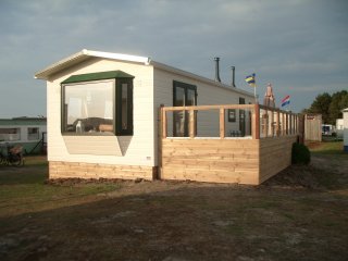 Sayonara, Chalets auf Ameland